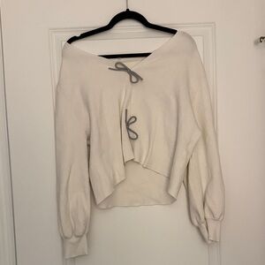 Chic Cream Sweater with Bow Details